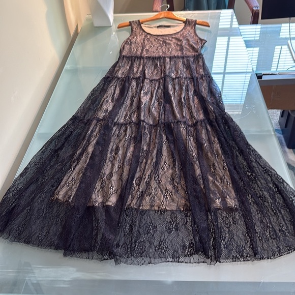 Hazel Black Sheer Lace Tiered Midi Dress Sleeveless with Scoop Neckline Size M - Picture 1 of 7